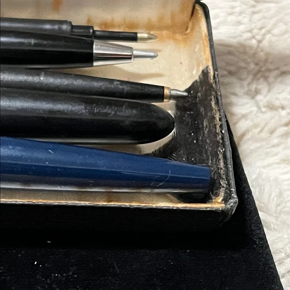 Parker Silver and Black Pen Set